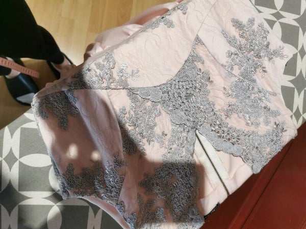 Sukienka mini r. 34 XS Vila kolor czarny gofrowa z falbaną