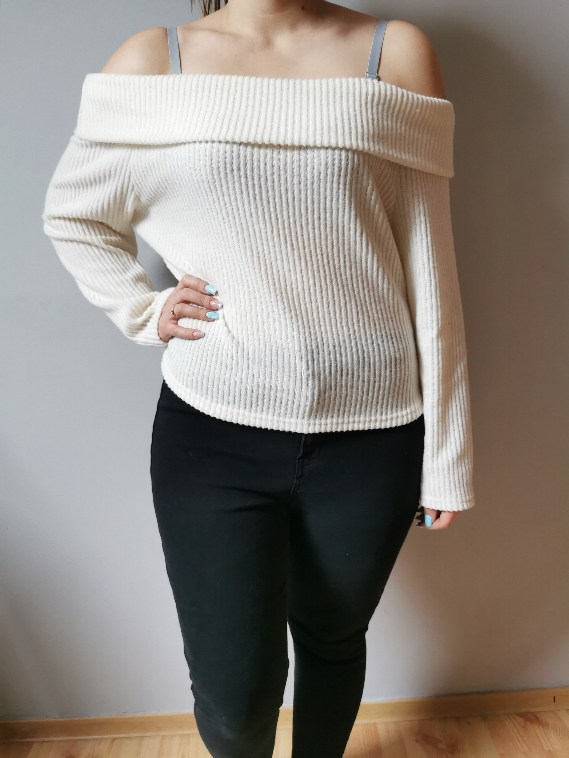 Sweter - odkryte ramiona SHEIN r. 44 XXL kolor kremowy