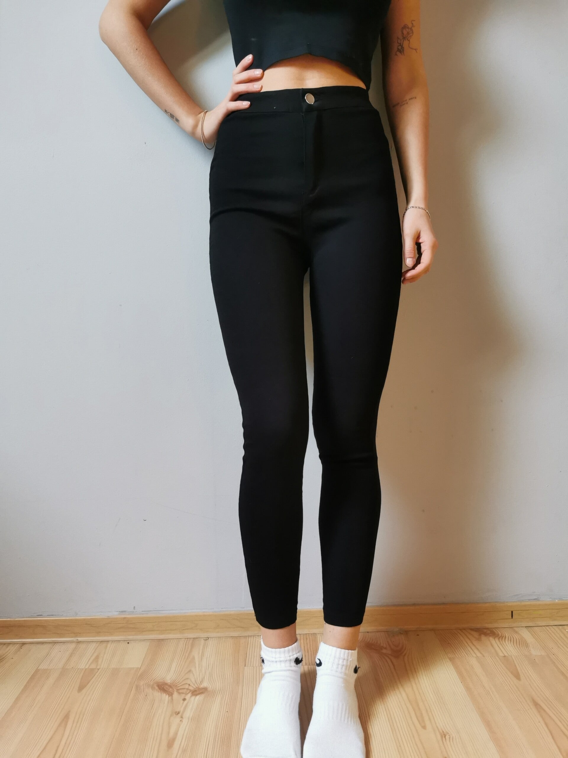 Spodnie materiałowe r. 38 M kolor czarny