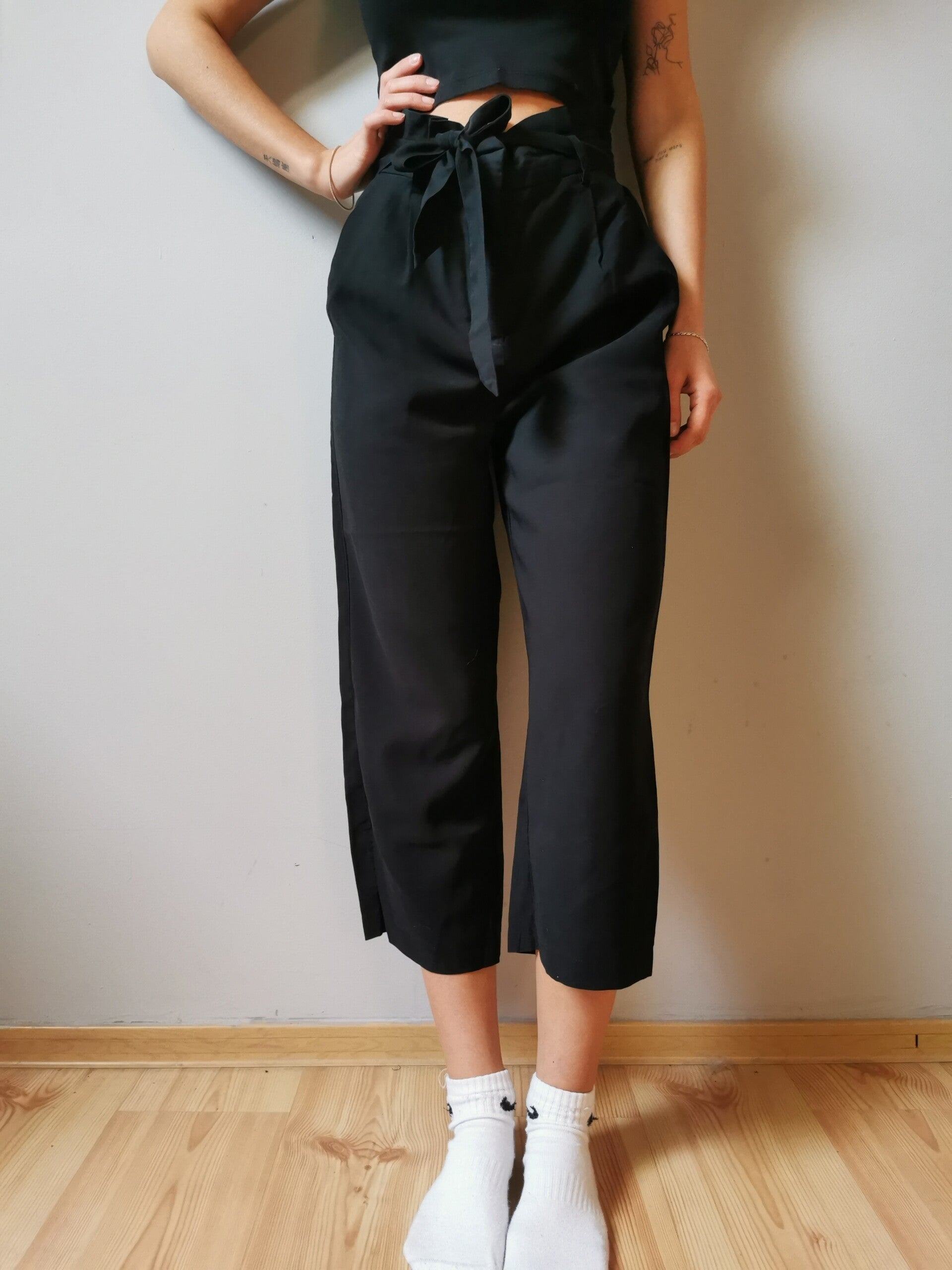 Spodnie materiałowe wiązane Vero Moda r. 36 S kolor czarny