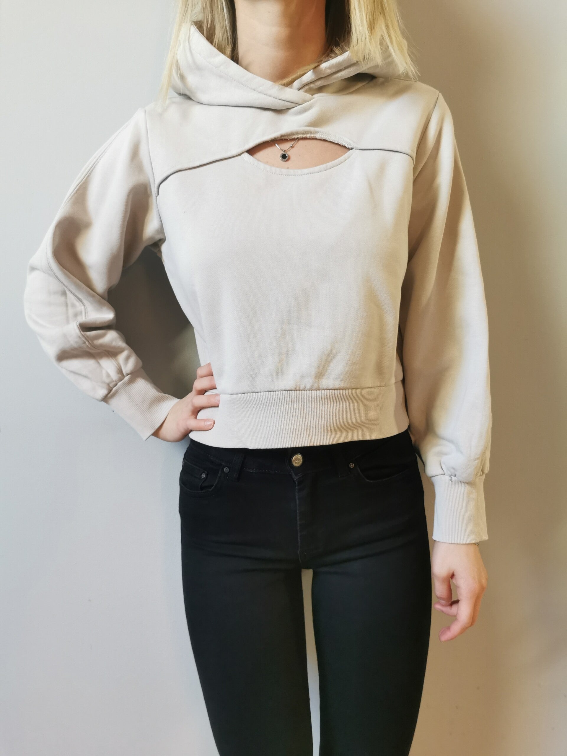 Bluza wciągana 4F r. 38 M kolor kremowy