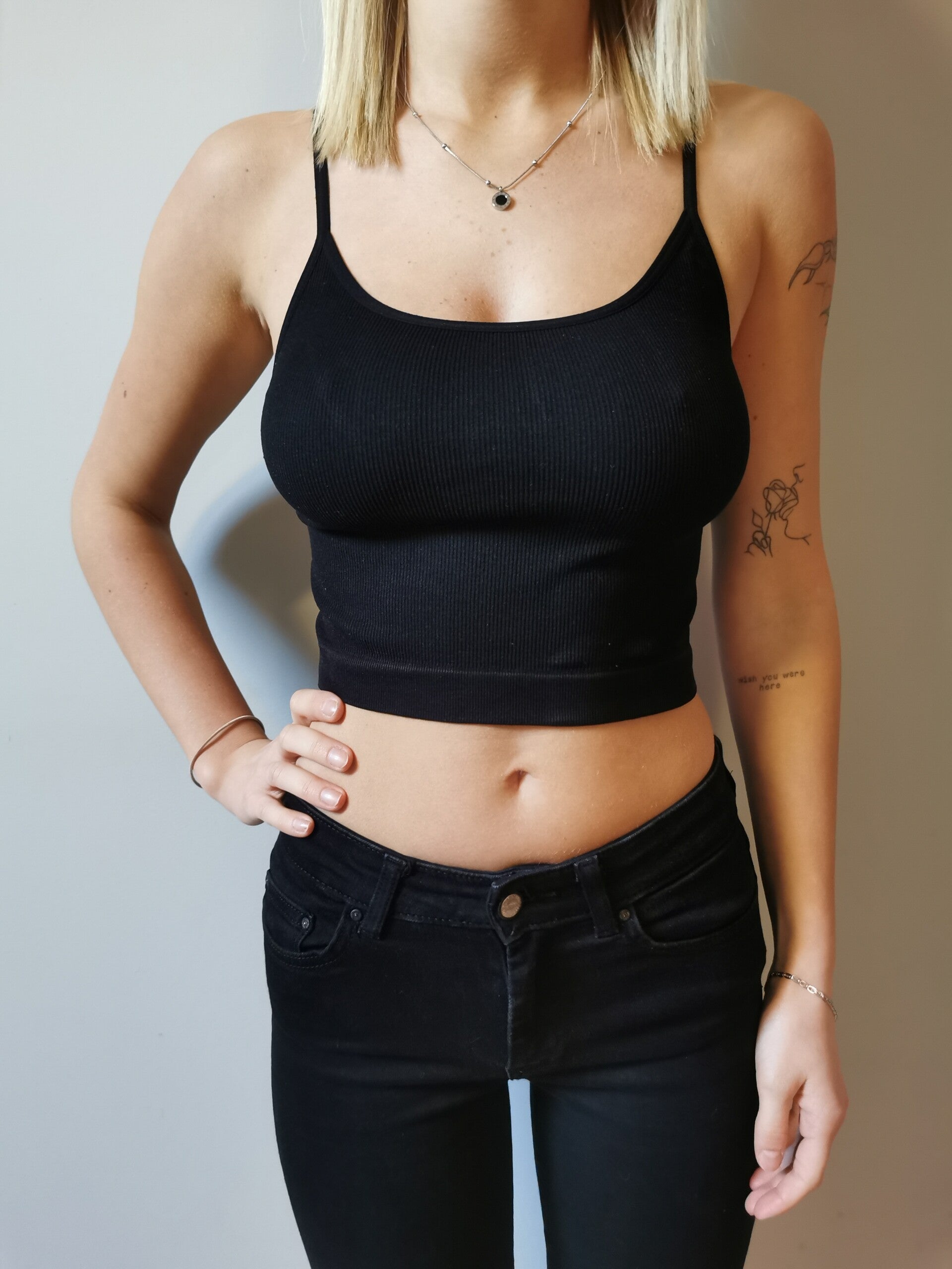 Crop top - prążek FBsister r. 36 S kolor czarny