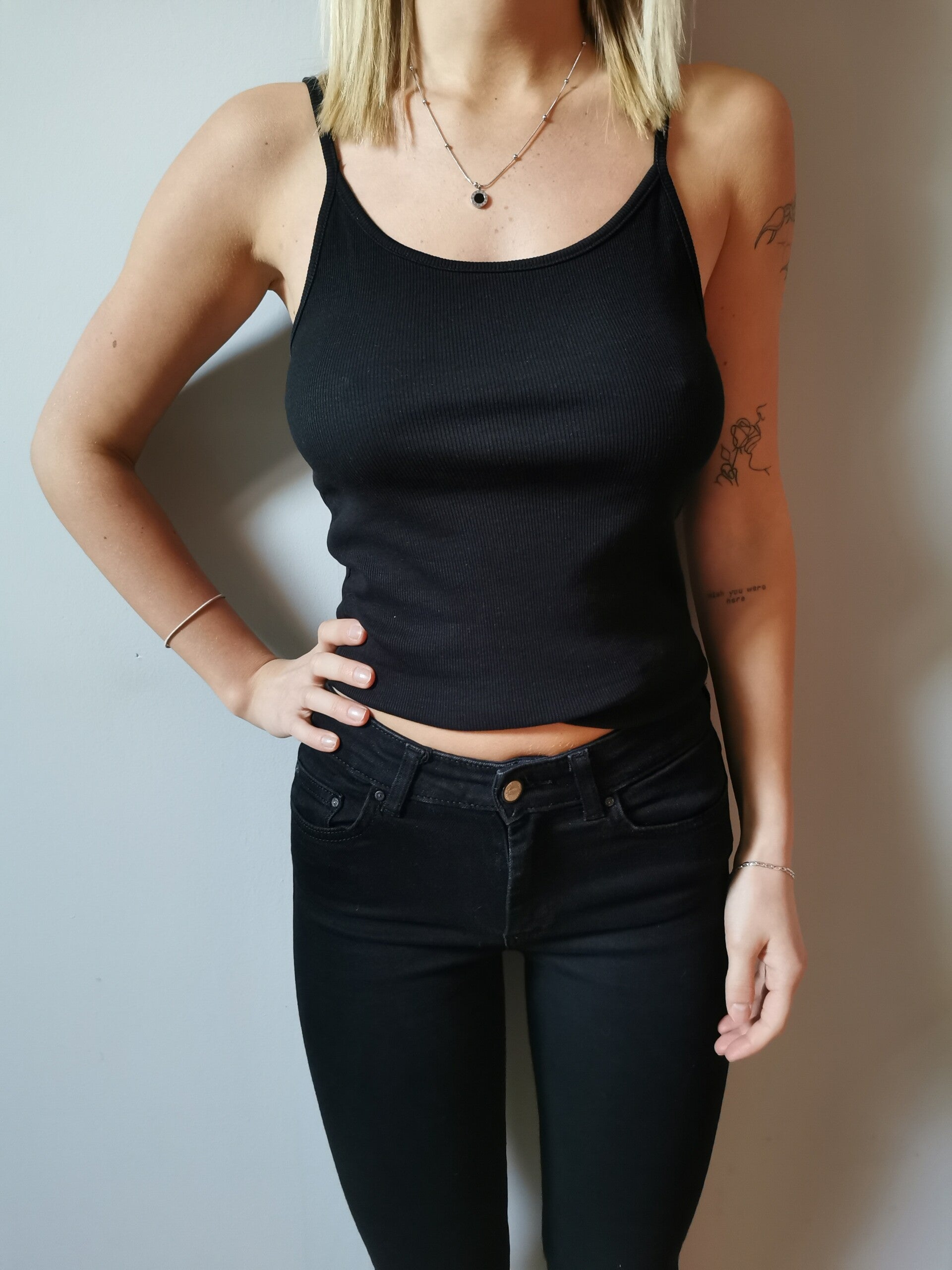 Crop top - prążek r. 36 S kolor czarny