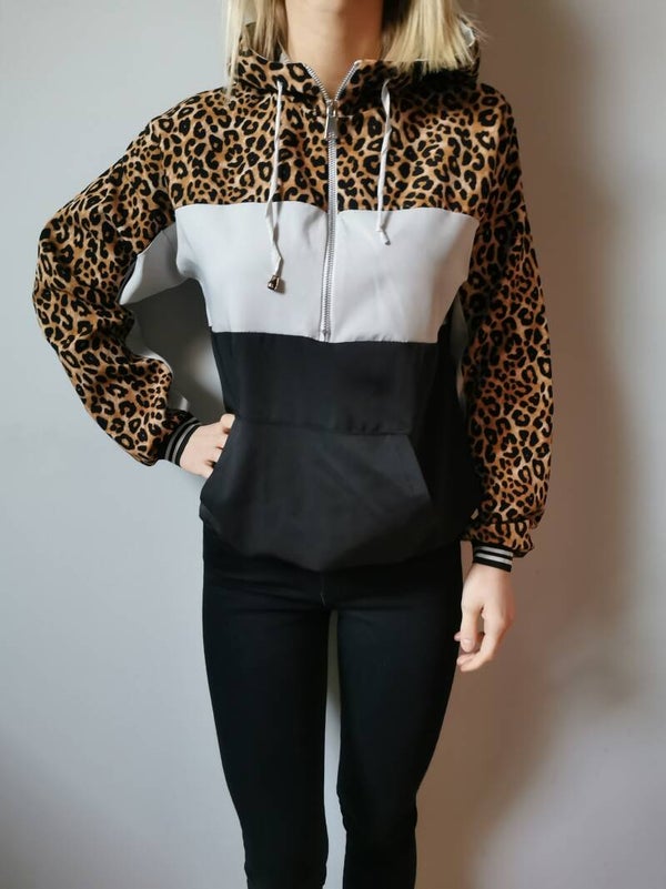 Bluza kangurek Made in Italy r. 38 M kolor biały fioletowy motyw zwierzęcy