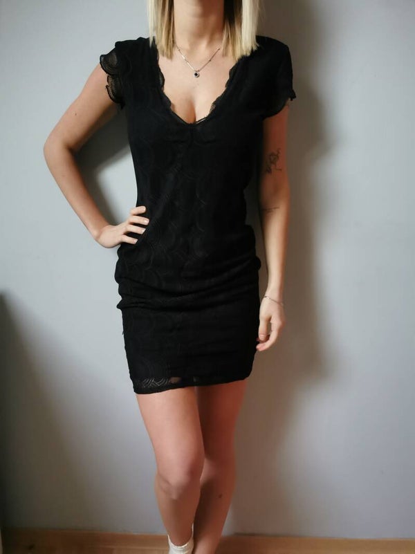 Sukienka mini r. 36 S Envii kolor czarny, koronkowa, odkryte plecy