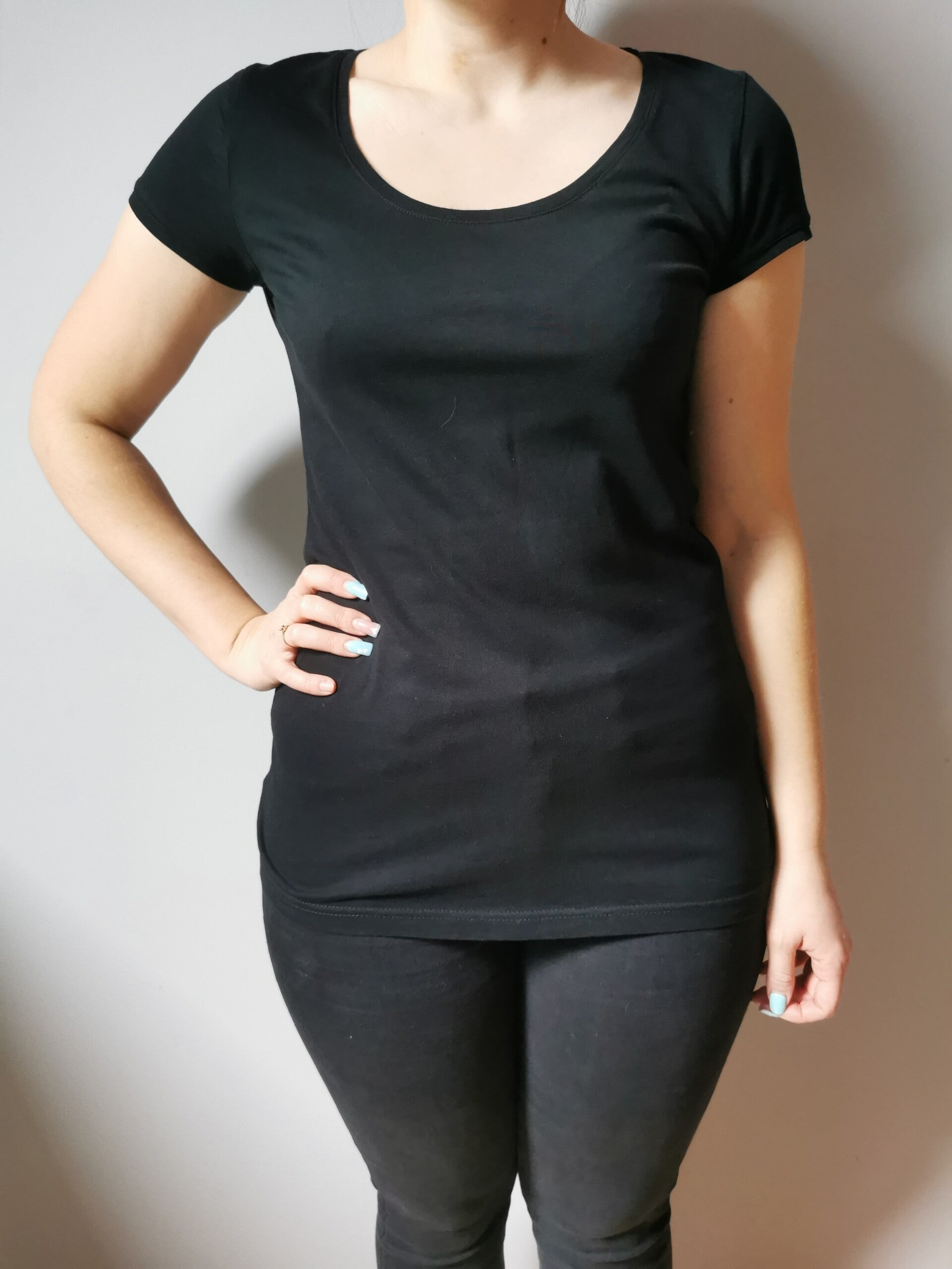 Bluzka z krótkim rękawem 1982 r. 38 M kolor czarny