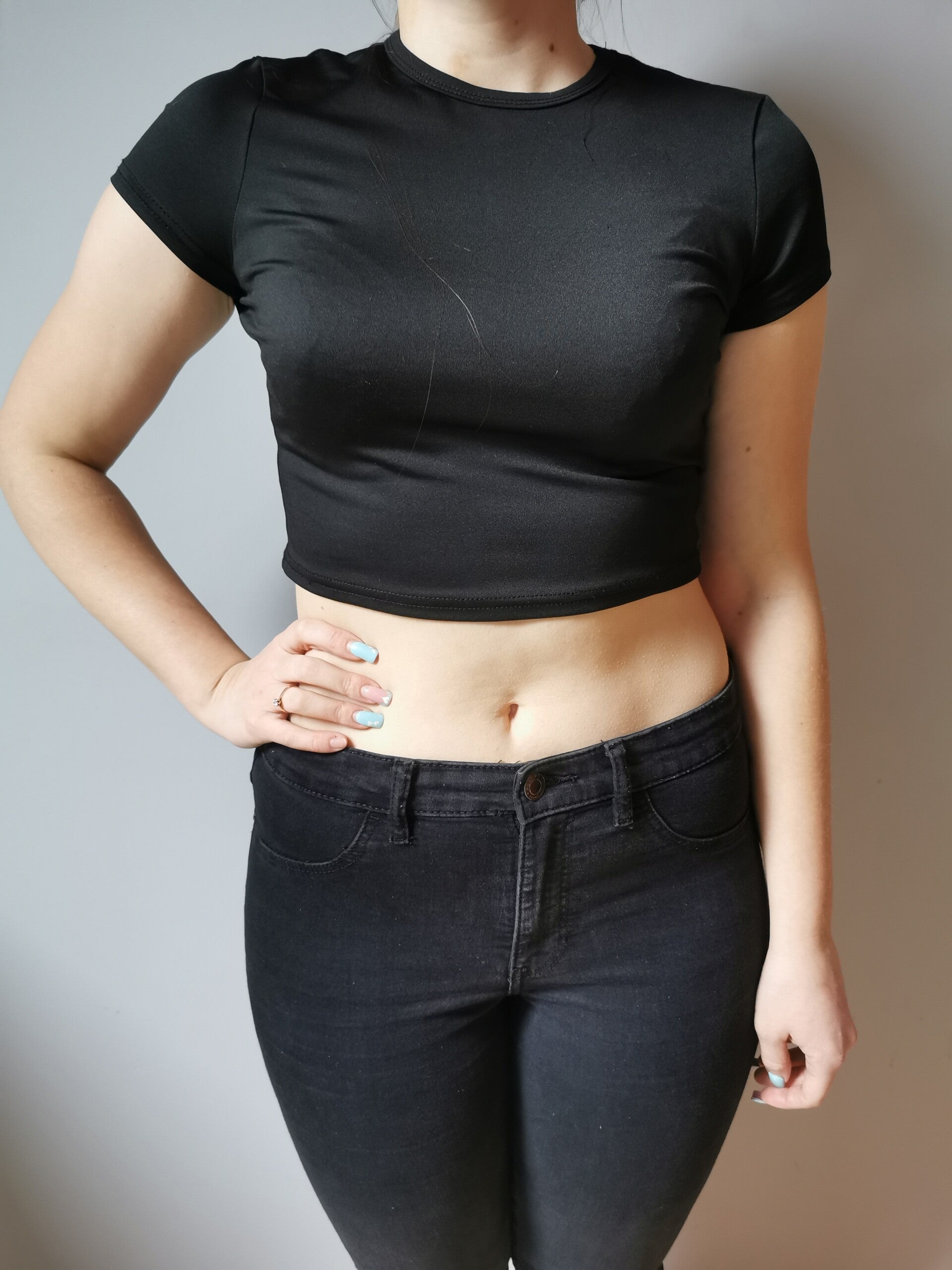Crop top - śliski  r. 38 M kolor czarny