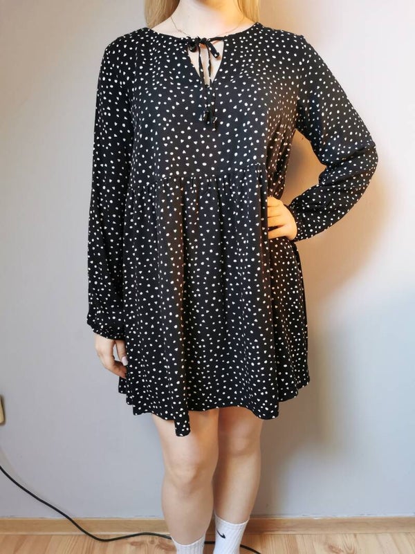 Sukienka mini r. 36 S Mohito kolor czarny biały