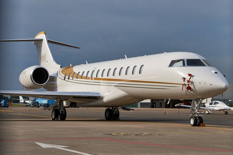 Bombardier BD-700-2A12 Global 7500 - N777KQ Nevada Restaurant Services Inc 