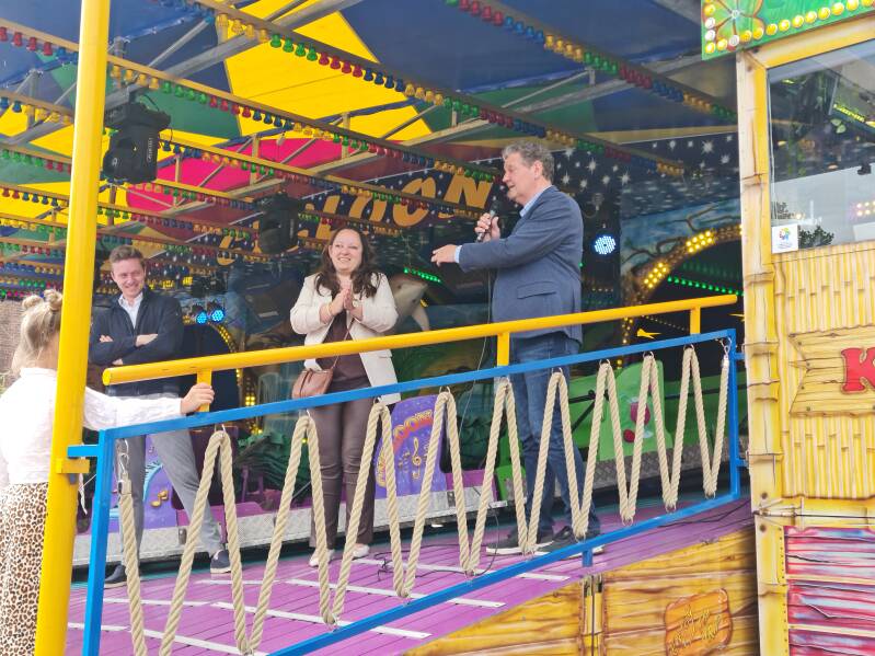 Foto: CDA Weert wethouder Arno opent de kermis