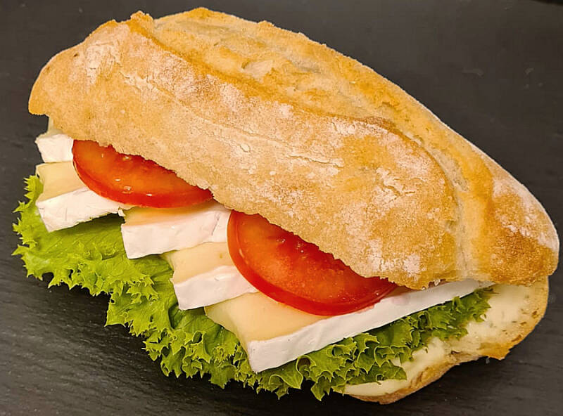 Sandwich mit Camembert