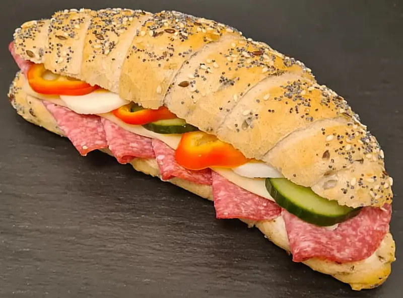 Kornquarkstange mit Salami