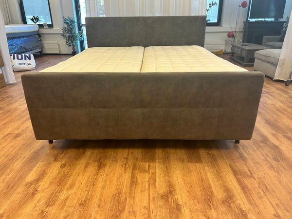 Boxspring Button 180x200 nieuw uit doos!