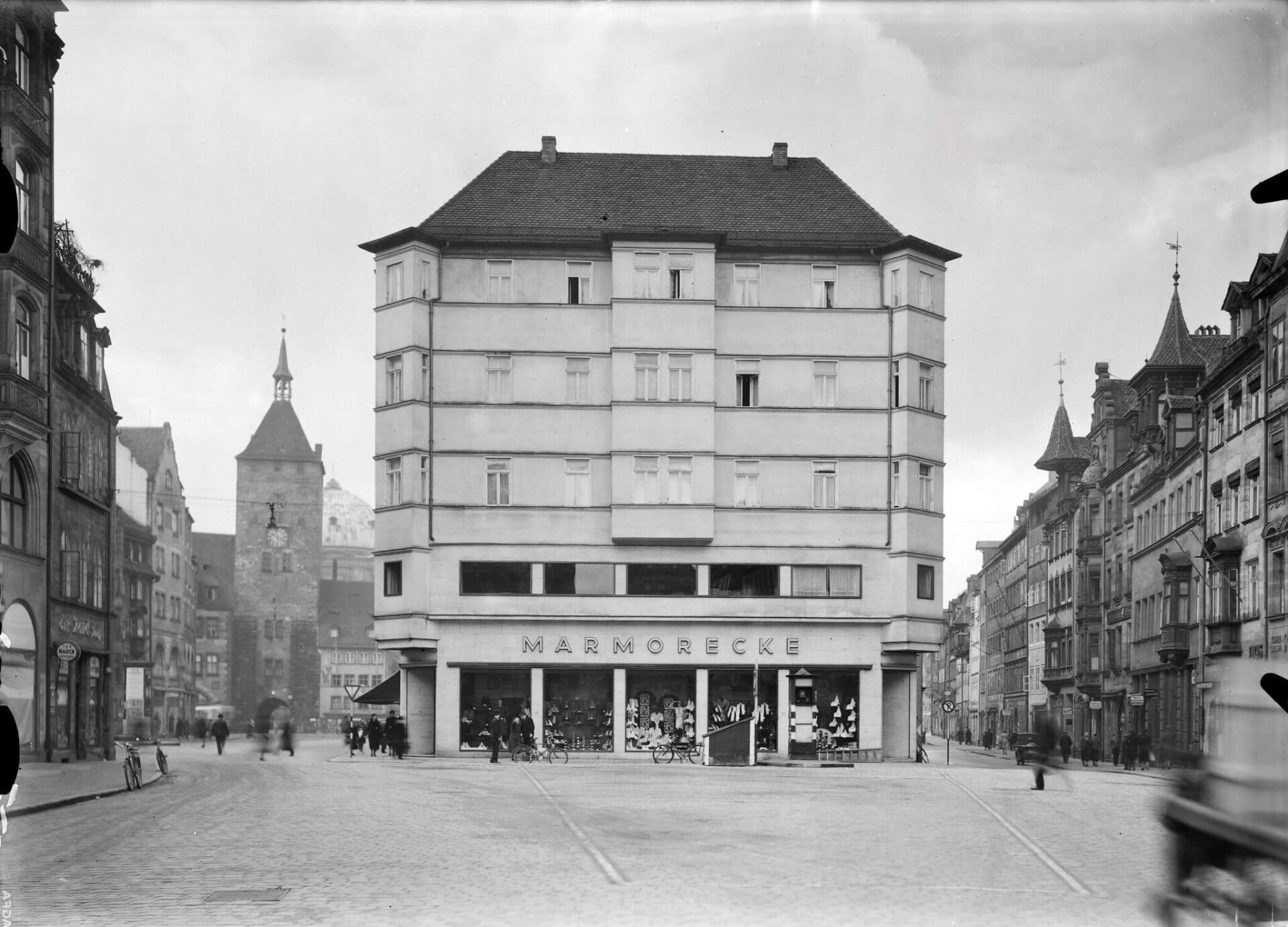 Haus Feuerweg 6: Wie die Betstube im Vorkriegsbau aussah, ist nicht überliefert. Vermutlich handelte es sich um einen schlichten Raum, der nur mit dem Nötigsten ausgestattet war. Fotografie 2014 (Geschichte Für Alle e.V.)