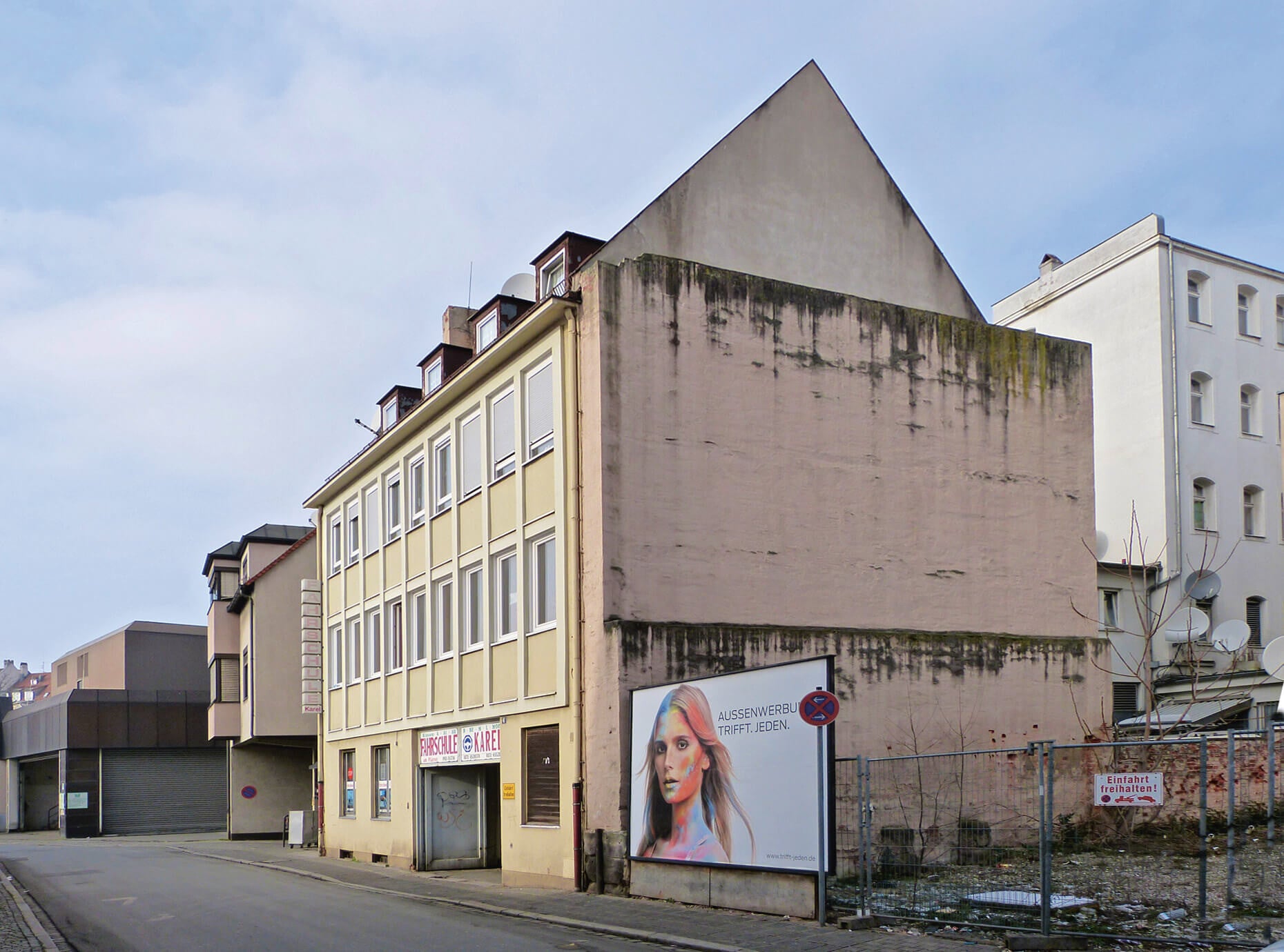Haus Feuerweg 6: Wie die Betstube im Vorkriegsbau aussah, ist nicht überliefert. Vermutlich handelte es sich um einen schlichten Raum, der nur mit dem Nötigsten ausgestattet war. Fotografie 2014 (Geschichte Für Alle e.V.)