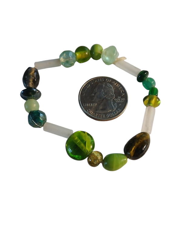Green Glass Bracelet (134c)