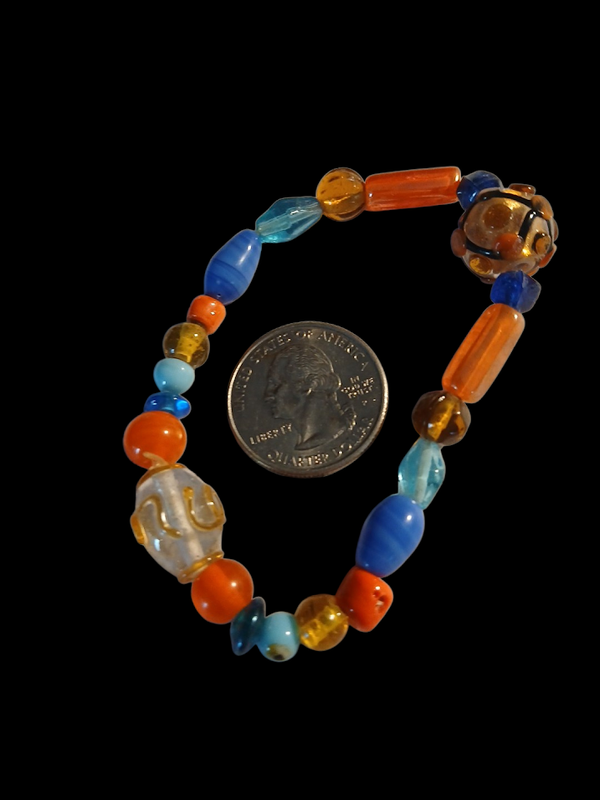 BOHO glass bead bracelet. (146c)