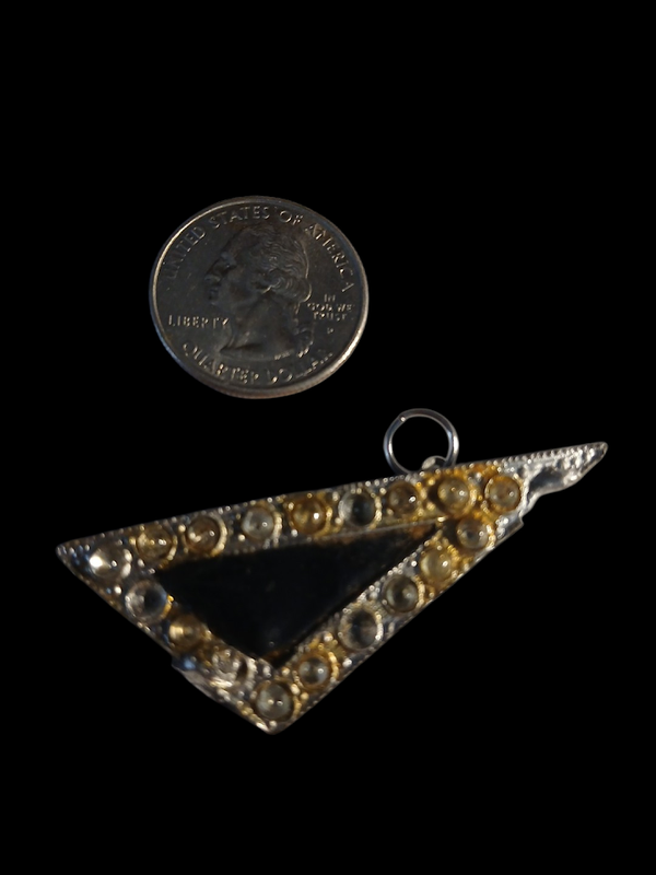 Triangle charm(147C)