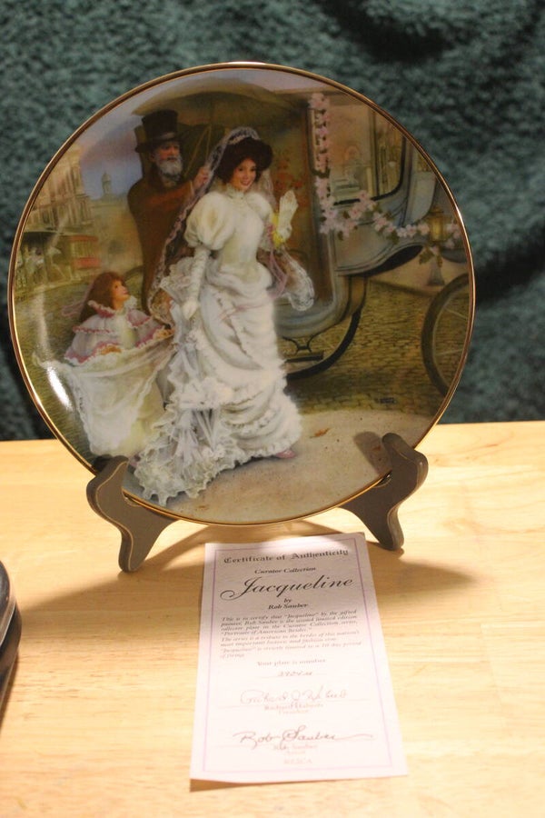 Jacqueline collector plate