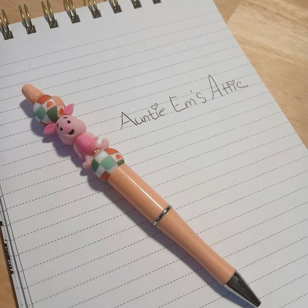 Piggie beaded pen (2736)