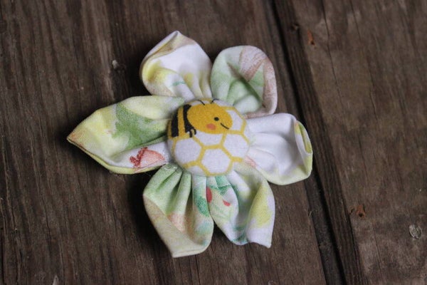 Bee flower barrette (344)