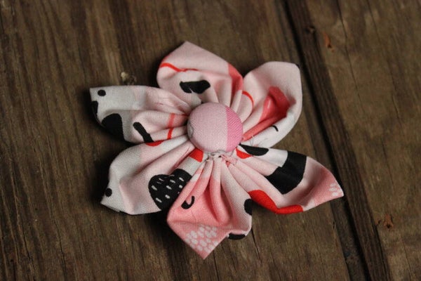 Pink flower barrette (257)