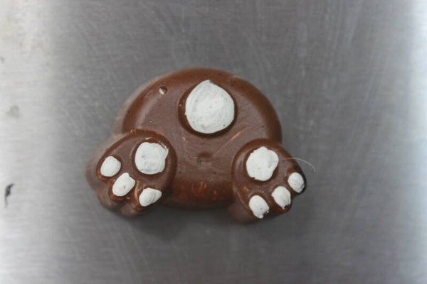 Brown bunny butt magnet (6096)