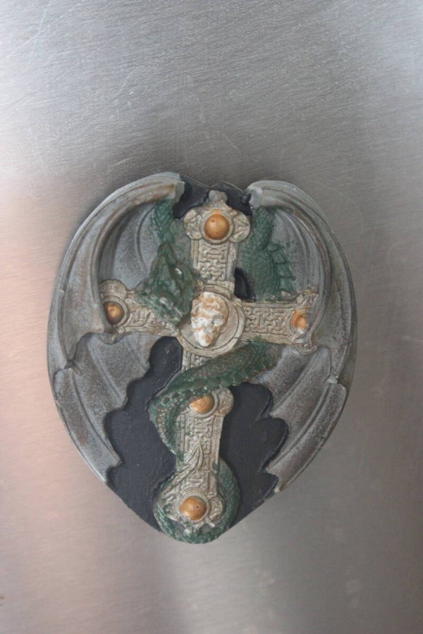 Dragon Cross magnet (6102)