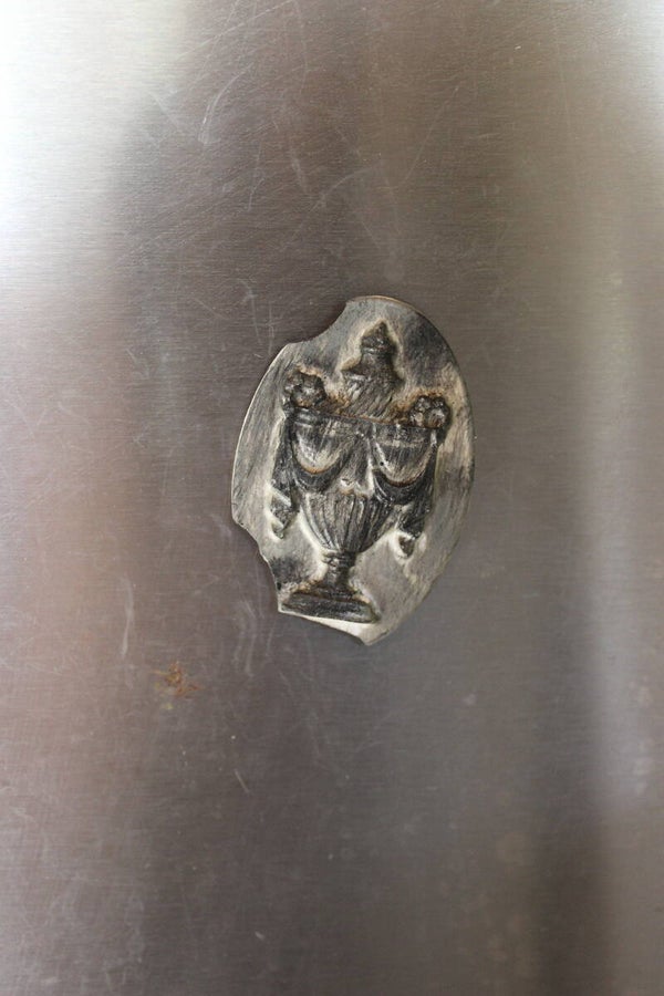 Grey Urn magnet (6113)