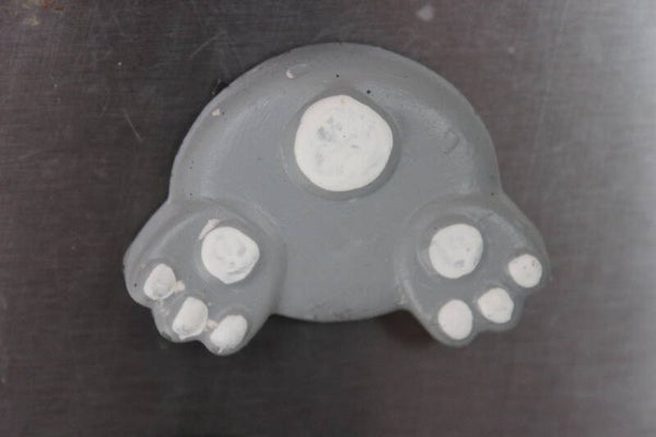 Grey Bunny Butt magnet ( 6120)