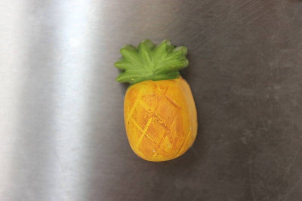pineapple magnet (6143)