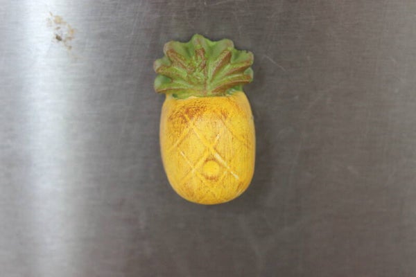 Pineapple magnet (6157)