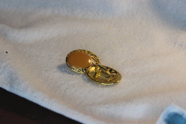 Peach gold clip on earrings (83c)
