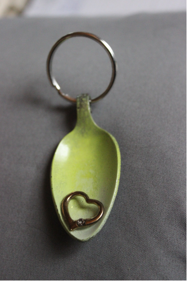 Spooning heart keychain (12346)