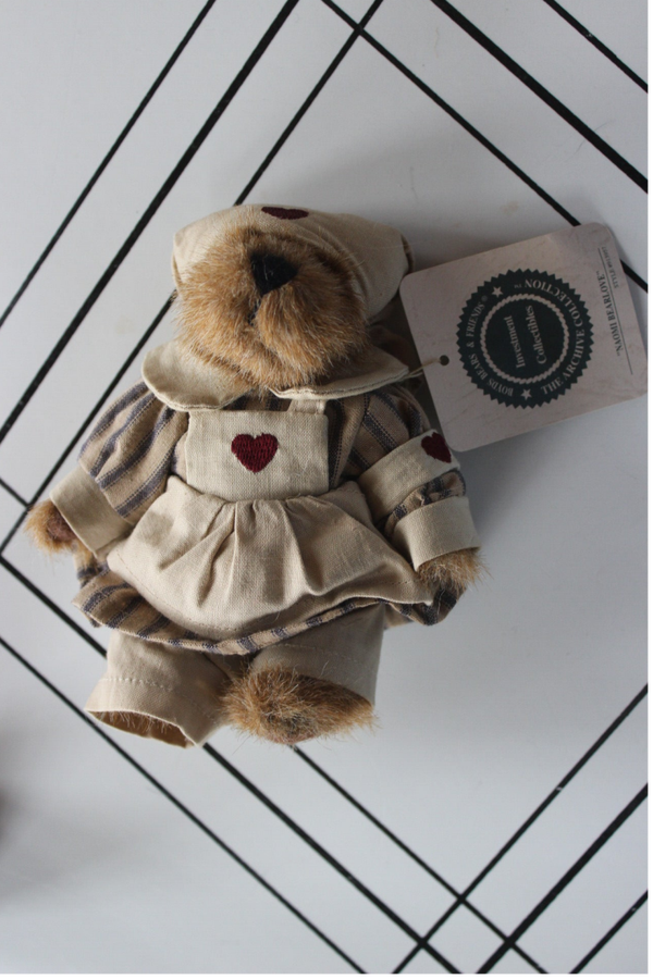 Naomi  Bearlove boyds bear