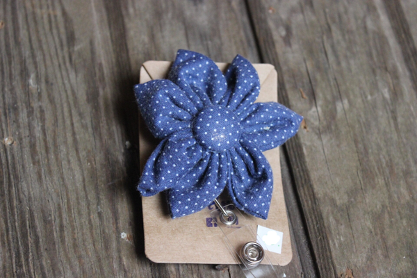 Blu dot backwards name holder    (69342)