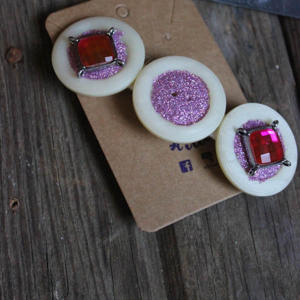 Vintage button Hair clip (351)