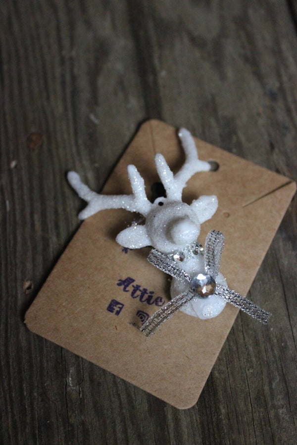 Deer Pin (0900)