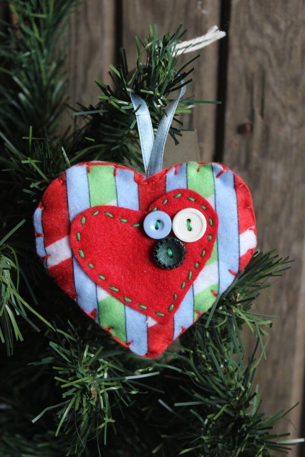 Felted heart ornament (0035)