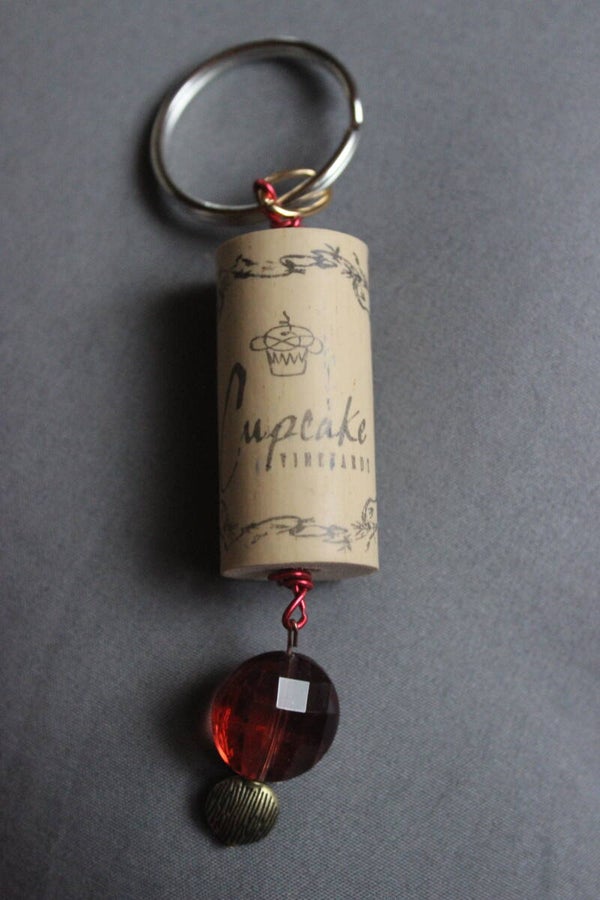 Cupcake wine cork keychain (12332)