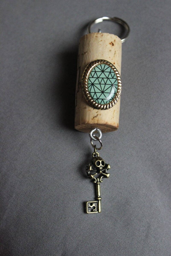 Key to the web cork keychain (12335)