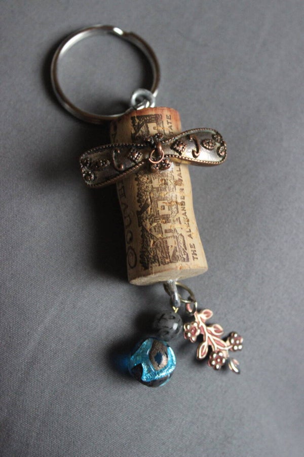 Bowtie Earth Keychain ( 12337)