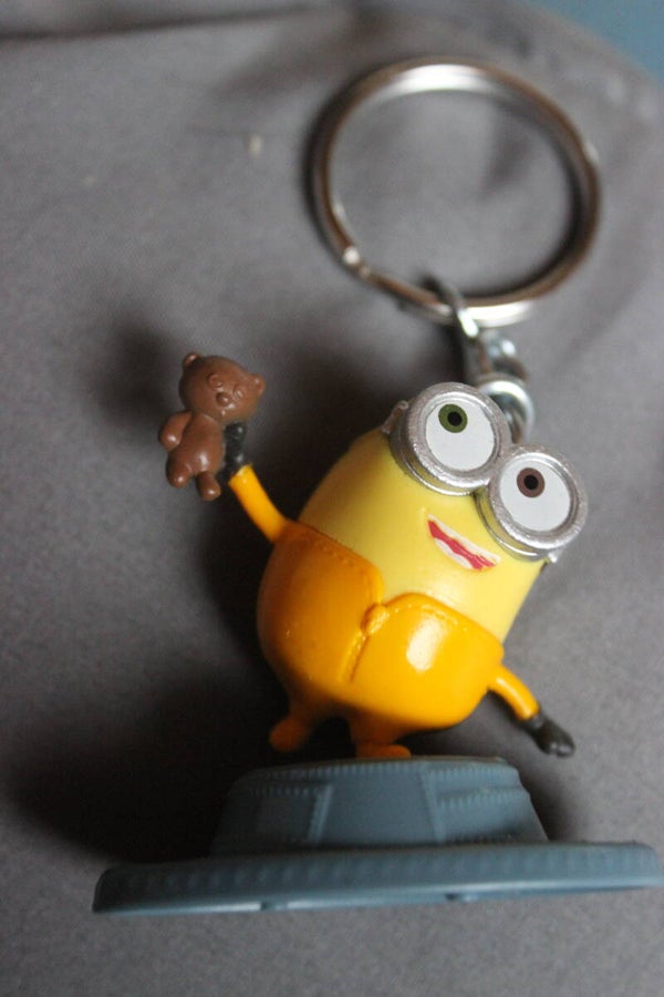MInnion with a Bear keychain (12352)