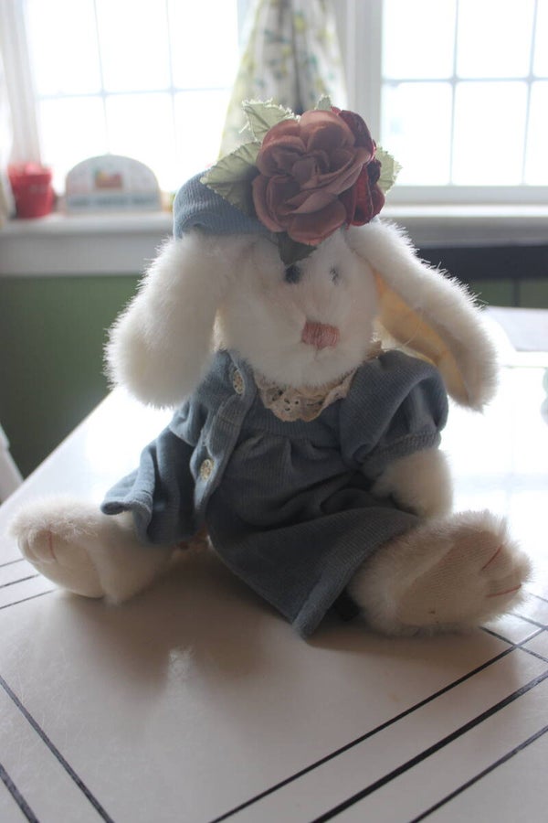 Vanessa D Lapinne  Bodys Bear bunny
