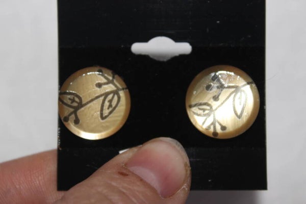 Peach button earrings.  (PB1315)