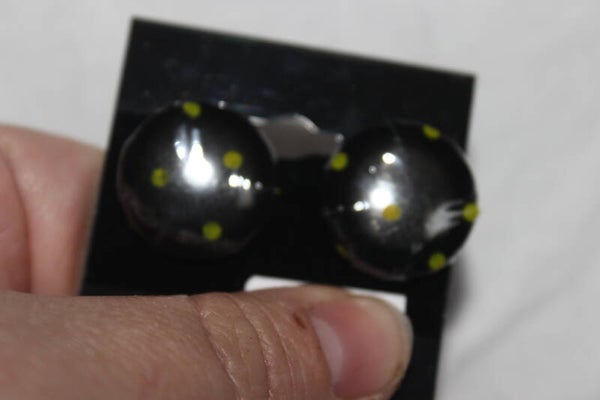 Yellow and black polka dot earrings.  (YBD2)