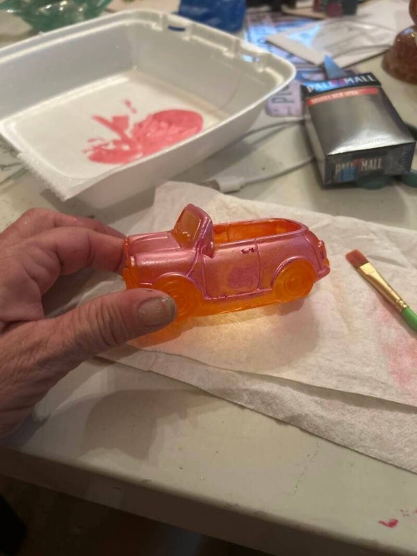 lil car statue