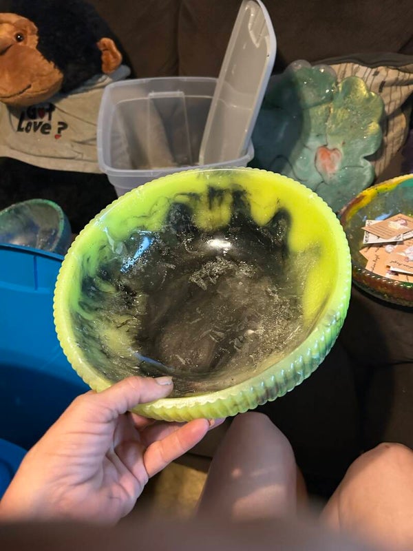 lg green and black bowl