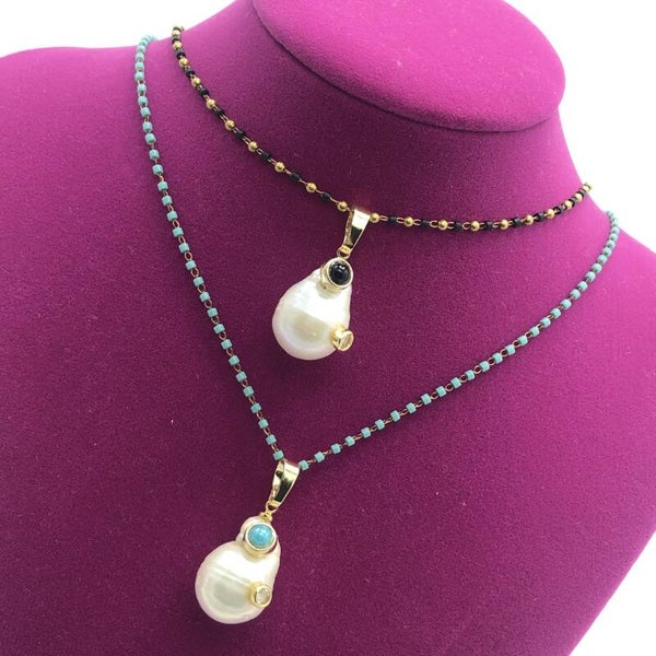 Shiny pearl necklace