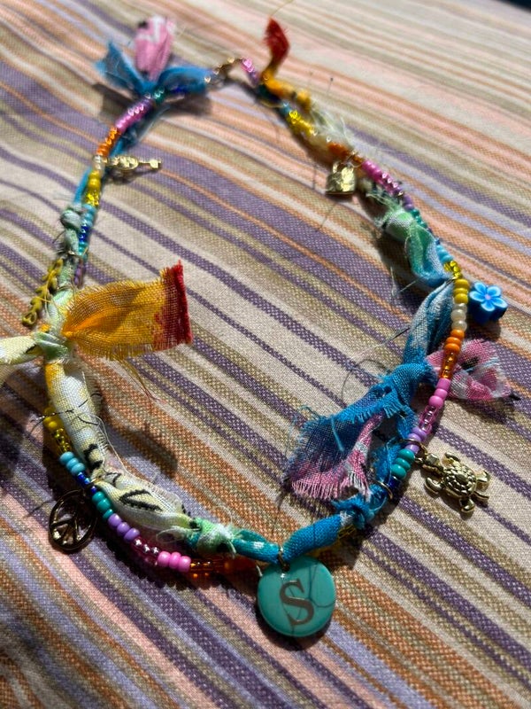 Bandana ketting mixkleuren met initiaal